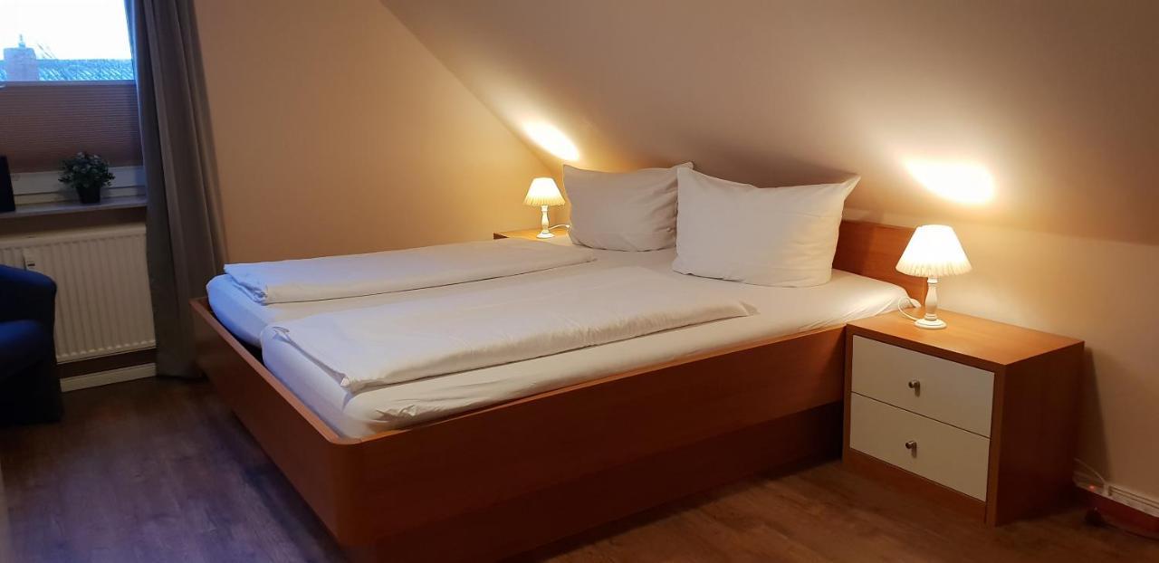 Airport Hotel One Aparthotel Sylt Exterior photo